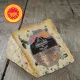 Quart de bleu d'Auvergne AOP fermier, provenant d’une ferme familiale du Forez, au lait cru affiné à la ferme minimum 28 jours.